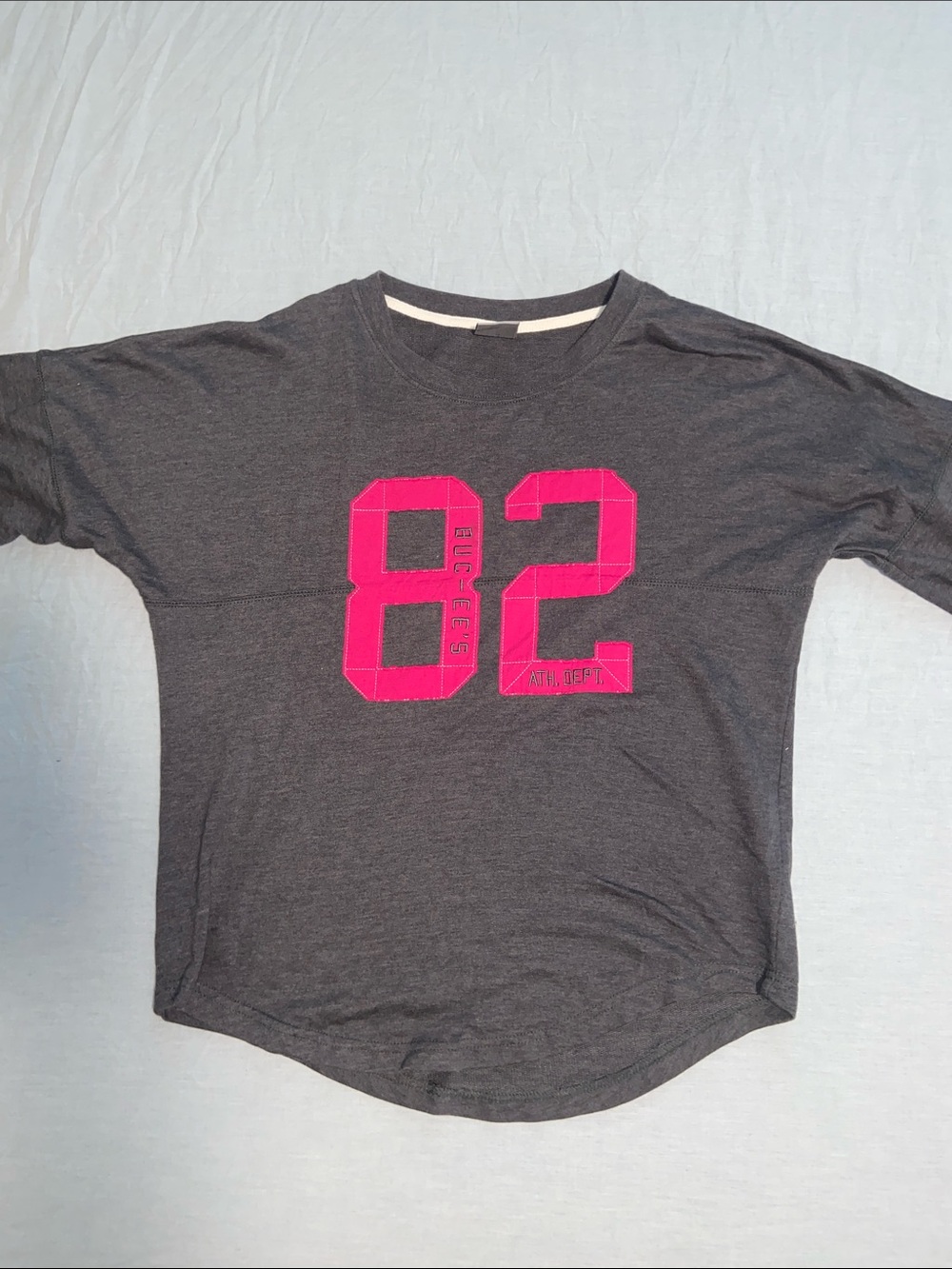 Buc-ee’s Gray Long-Sleeve Tee with Pink 82 Graphic